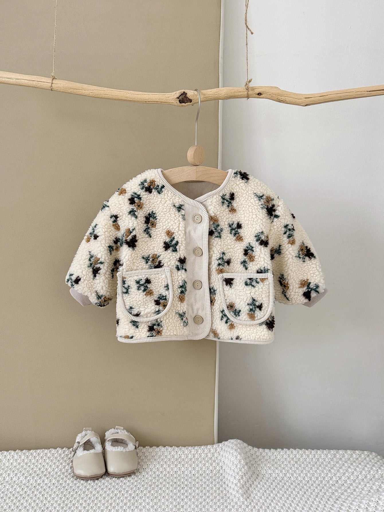花柄ボアノーカラージャケット（floral printed fleece jacket